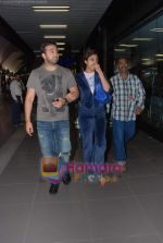 Shilpa Shetty, Raj Kundra snapped as they return from Singapore tonite in  Airport on 9th Sept 2010 (7).JPG